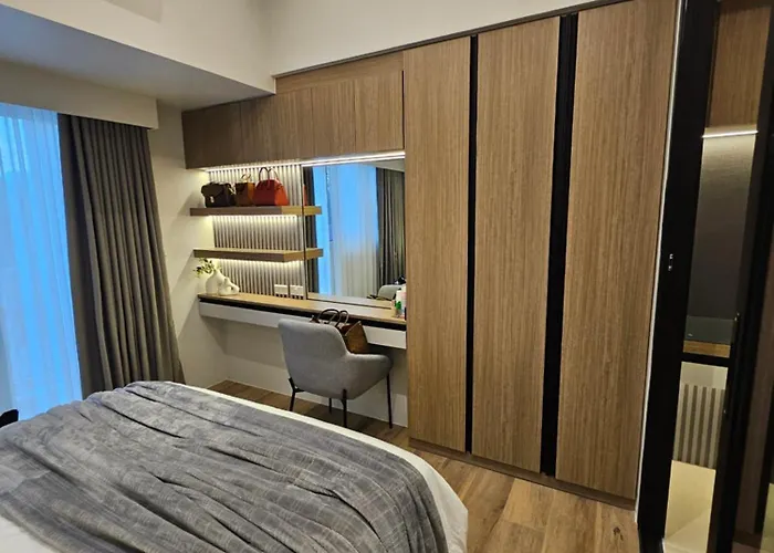 Luxury Apartment At Park Mckinley West Two Units